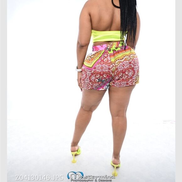 Shorts   - Picture 2 of 9